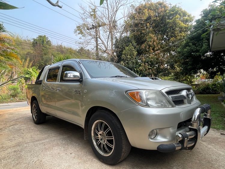 Toyota Hilux Vigo 2006 3.0 G VN Turbo Pickup ดีเซล ไม่ติดแก๊ส เกียร์ธรรมดา บรอนซ์เงิน รูปที่ 2