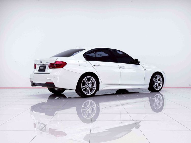 BMW Series 3 2016 320i Sedan เบนซิน ไม่ติดแก๊ส เกียร์อัตโนมัติ ขาว รูปที่ 4