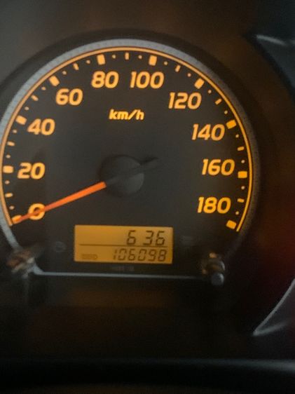 Toyota Hiace 2012 2.5 Van ดีเซล ไม่ติดแก๊ส เกียร์ธรรมดา บรอนซ์เงิน รูปที่ 3