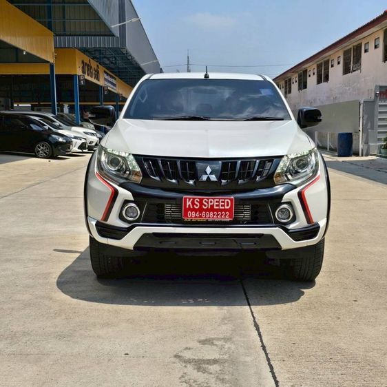 Mitsubishi Triton 2018 2.4 4WD ATHLETE Pickup ดีเซล ไม่ติดแก๊ส เกียร์อัตโนมัติ ขาว รูปที่ 2