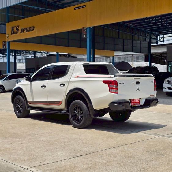 Mitsubishi Triton 2018 2.4 4WD ATHLETE Pickup ดีเซล ไม่ติดแก๊ส เกียร์อัตโนมัติ ขาว รูปที่ 4