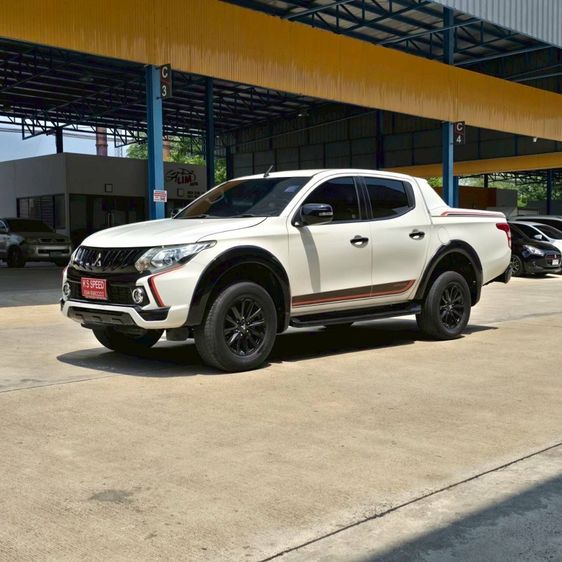 รถ Mitsubishi Triton 2.4 4WD ATHLETE สี ขาว