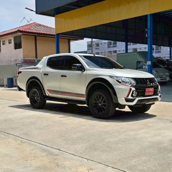 Mitsubishi Triton 2018 2.4 4WD ATHLETE Pickup ดีเซล ไม่ติดแก๊ส เกียร์อัตโนมัติ ขาว รูปที่ 3