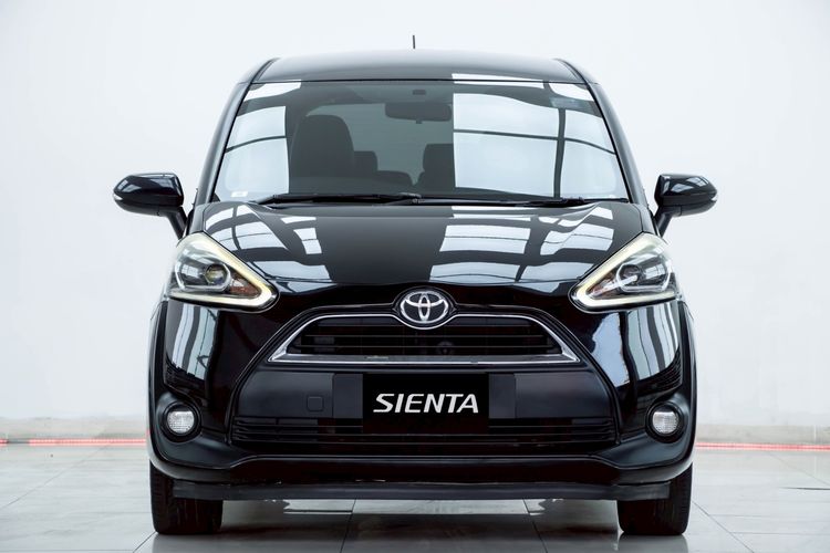 Toyota Sienta 2017 1.5 V Utility-car เบนซิน ไม่ติดแก๊ส เกียร์อัตโนมัติ ดำ รูปที่ 4