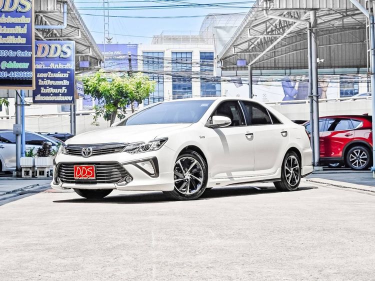 รถ Toyota Camry 2.0 G Extremo สี ขาว