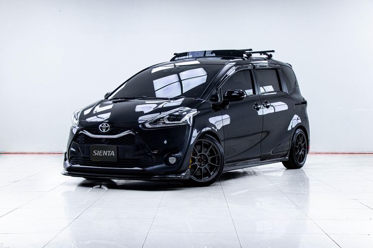 รถ Toyota Sienta 1.5 V สี ดำ