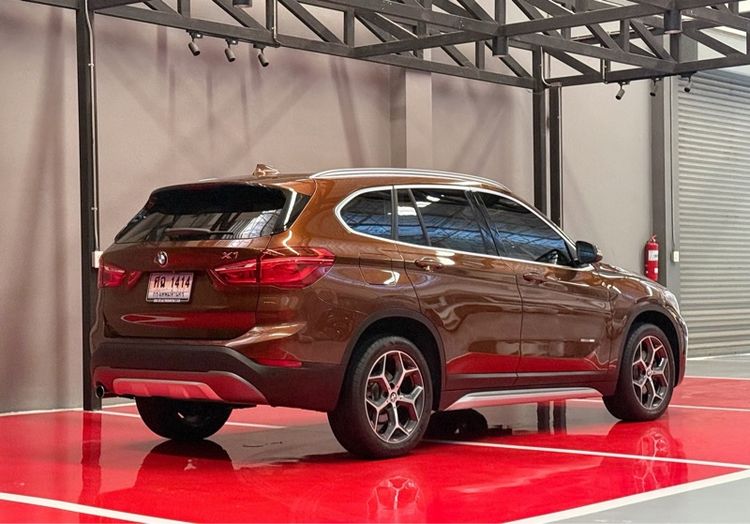 BMW X1 2017 1.5 sDrive18i xLine Utility-car เบนซิน ไม่ติดแก๊ส เกียร์อัตโนมัติ น้ำตาล รูปที่ 3
