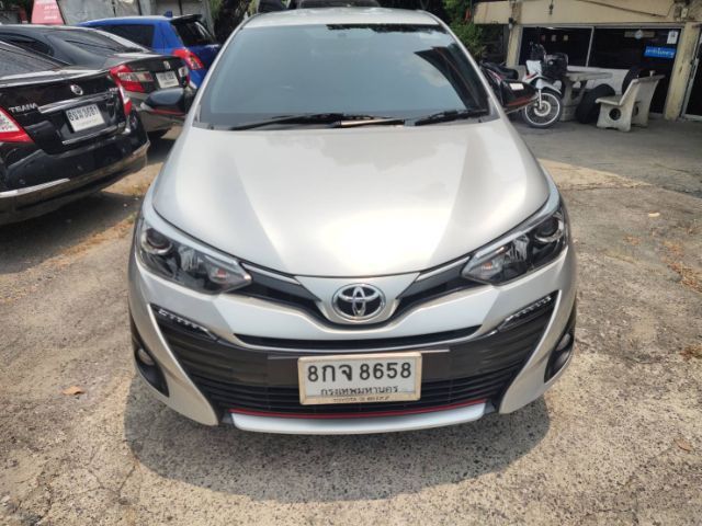 รถ Toyota Yaris ATIV 1.2 S สี เทา