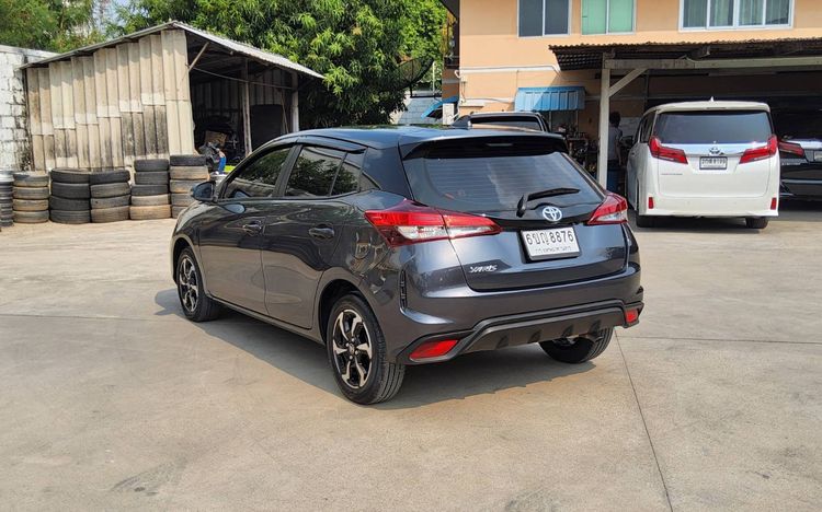 Toyota Yaris 2023 1.2 Premium Sedan เบนซิน ไม่ติดแก๊ส เกียร์อัตโนมัติ เทา รูปที่ 4