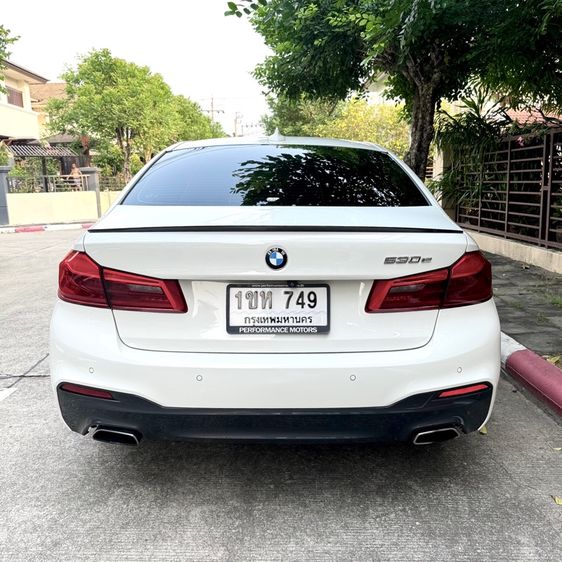 BMW Series 5 2020 530e Sedan ไฮบริด ไม่ติดแก๊ส เกียร์อัตโนมัติ ขาว รูปที่ 2