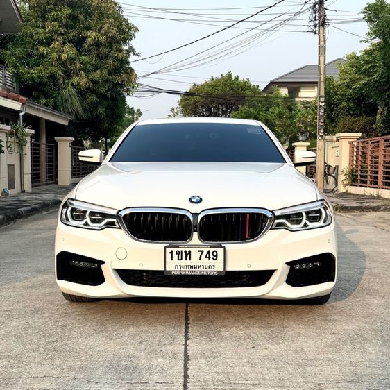 BMW Series 5 2020 530e Sedan ไฮบริด ไม่ติดแก๊ส เกียร์อัตโนมัติ ขาว
