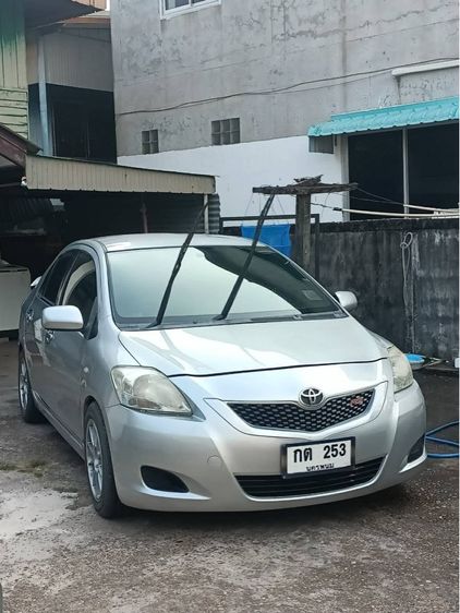 รถ Toyota Vios 1.5 J สี บรอนซ์เงิน