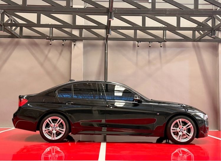 BMW Series 3 2017 320d Sedan ดีเซล ไม่ติดแก๊ส เกียร์อัตโนมัติ ดำ รูปที่ 2