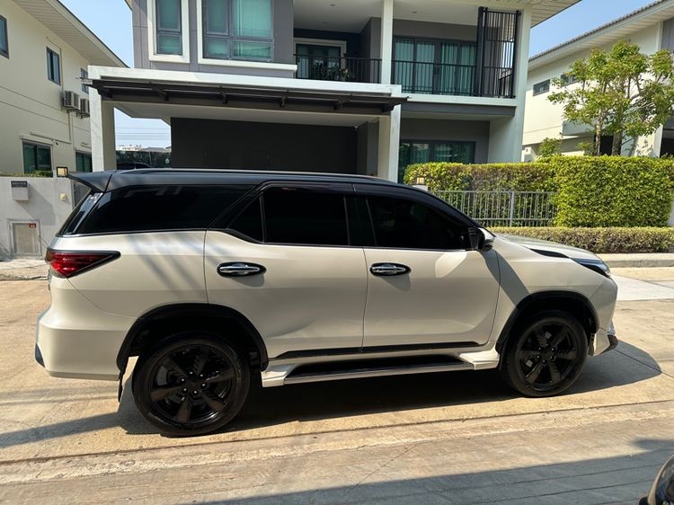 Toyota Fortuner 2018 2.8 TRD Sportivo 4WD ดีเซล ขาว รูปที่ 4