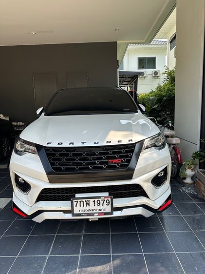Toyota Fortuner 2018 2.8 TRD Sportivo 4WD ดีเซล ขาว รูปที่ 2
