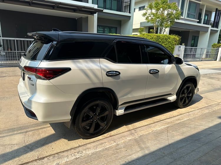 Toyota Fortuner 2018 2.8 TRD Sportivo 4WD ดีเซล ขาว รูปที่ 3
