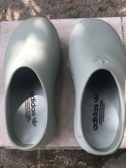 รองเท้า