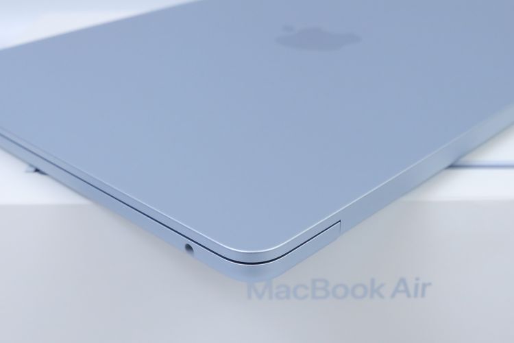 MacBook Air M5 13" 16.1TB  รูปที่ 10