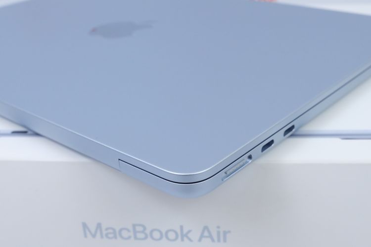 MacBook Air M5 13" 16.1TB  รูปที่ 11