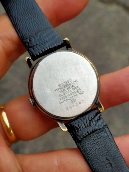 นาฬิกา Seiko Avenue 2เข็มครึ่ง ถ่าน 
สภาพดี เดินดี ใช้งานปกติ รูปที่ 6