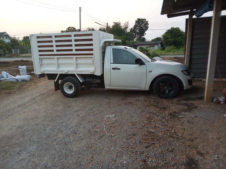 รถ Mitsubishi Triton 2.5 GL สี ขาว