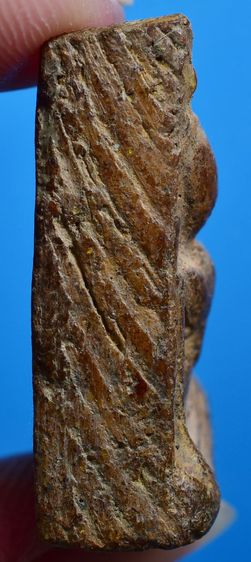 พระนางพญาพิมพ์เข่าโค้ง รูปที่ 4