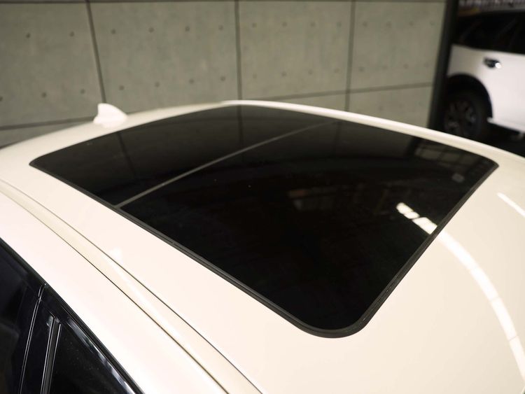 BMW Series 3 2021 330Li Sedan เบนซิน ไม่ติดแก๊ส เกียร์อัตโนมัติ ขาว รูปที่ 3