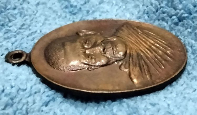 เหรียญหลวงปู่แหวนรุ่นมหาอำนาจ(ทองคำหนึ่ง) รูปที่ 4