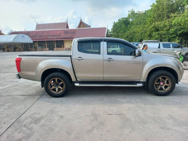 Isuzu Cab 4 2013 รุ่นย่อยอื่นๆ Pickup ดีเซล เกียร์ธรรมดา น้ำตาล รูปที่ 3