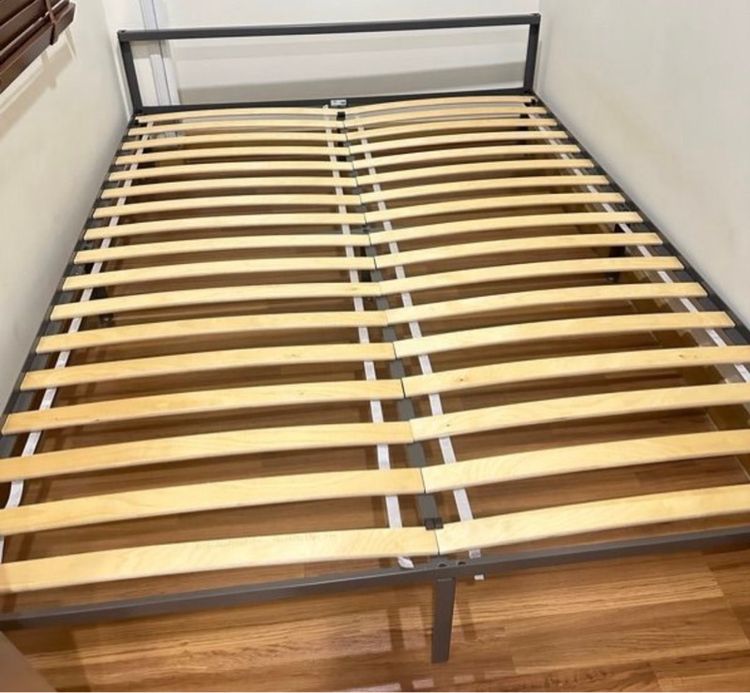 เตียงเหล็กอีเกีย ขนาด5ฟุต