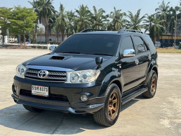 Toyota Fortuner 2010 3.0 V 4WD Utility-car ดีเซล ไม่ติดแก๊ส เกียร์อัตโนมัติ ดำ