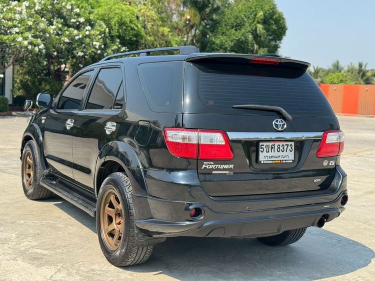Toyota Fortuner 2010 3.0 V 4WD Utility-car ดีเซล ไม่ติดแก๊ส เกียร์อัตโนมัติ ดำ รูปที่ 4