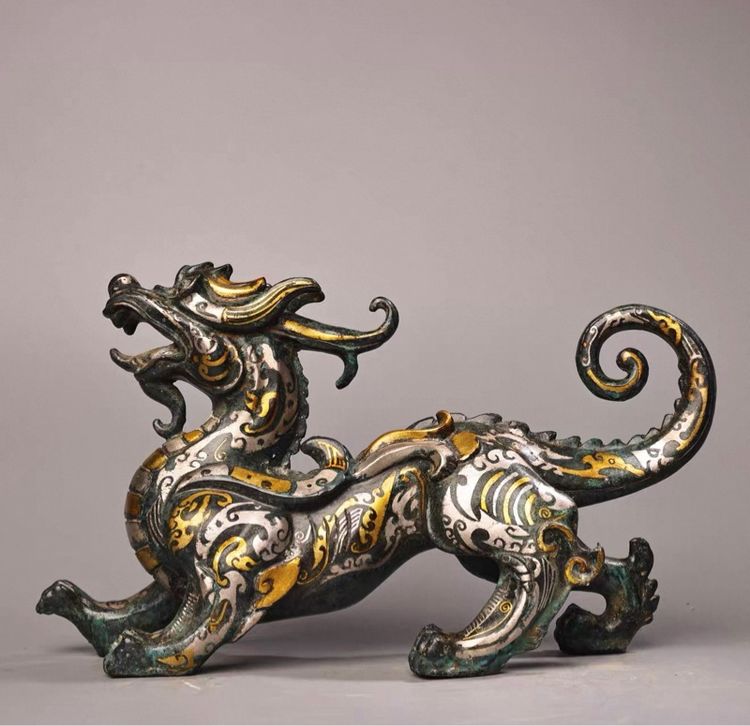 ✨รูปปั้นปี่เซียะ (Pixiu) ซึ่งเป็นสัตว์มงคลในตำนานจีน 