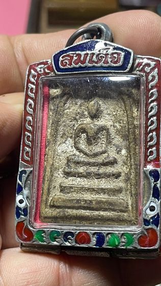 พระสมเด็จเก่ามากตามรูปพร้อมเลี่ยมตลับอย่างดีราคานี้รวมส่งครับเก่ามากส่งจริงตรงรูป รูปที่ 3