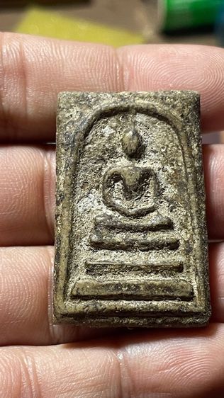 พระสมเด็จเก่ามากตามรูปพร้อมเลี่ยมตลับอย่างดีราคานี้รวมส่งครับเก่ามากส่งจริงตรงรูป รูปที่ 4