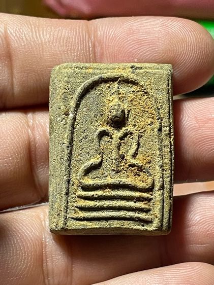 พระสมเด็จพิมพ์แปลกสวยมากเก่ามากใครรู้ที่คุ้มแน่นอนครับส่งจริงตรงรูป