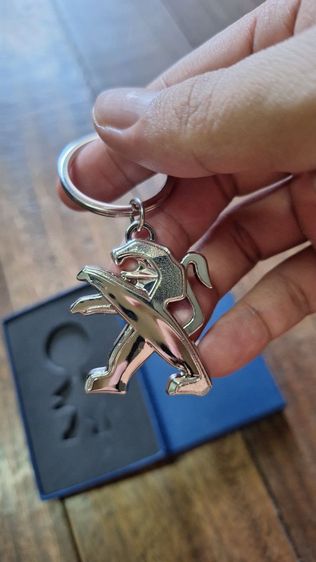 พวงกุญแจ Peugeot ของแท้จากแบรนด์โดยตรง มีกล่องสวยงาม