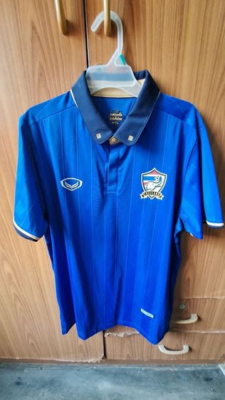 เสื้อเจอร์ซีย์ ผู้ชาย นำเงินเข้ม GrandSport เสื้อทีมชาติไทย 16-17 (Thailand home 2016-17) ไซซ์ L สภาพมือสอง ขายถูก ขอคนรับได้ 