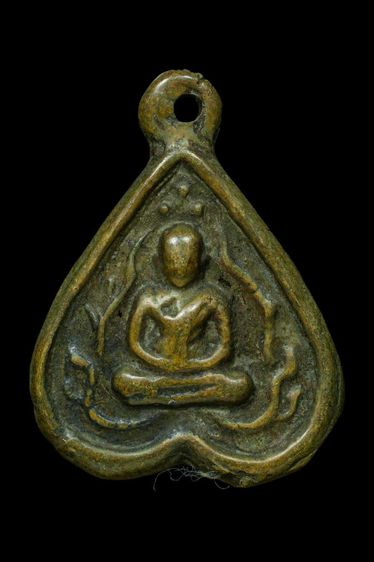 หลวงพ่อเงินหัวใจใบโพธิ์