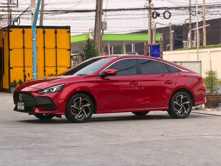 รถ MG MG5 1.5 D+ สี แดง