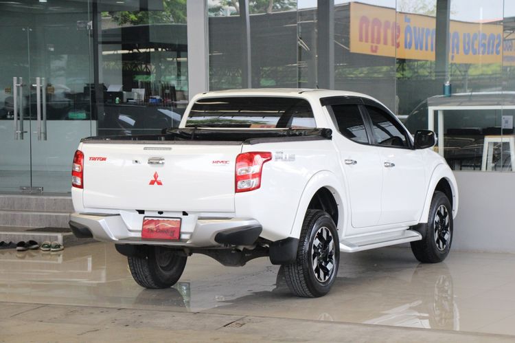 Mitsubishi Triton 2017 2.4 GLS Limited Plus Pickup ดีเซล ไม่ติดแก๊ส เกียร์อัตโนมัติ ขาว รูปที่ 2