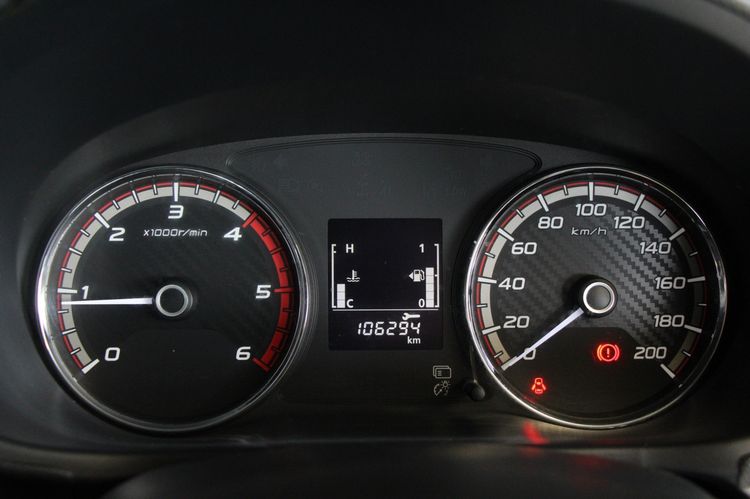 Mitsubishi Triton 2017 2.4 GLS Limited Plus Pickup ดีเซล ไม่ติดแก๊ส เกียร์อัตโนมัติ ขาว รูปที่ 4