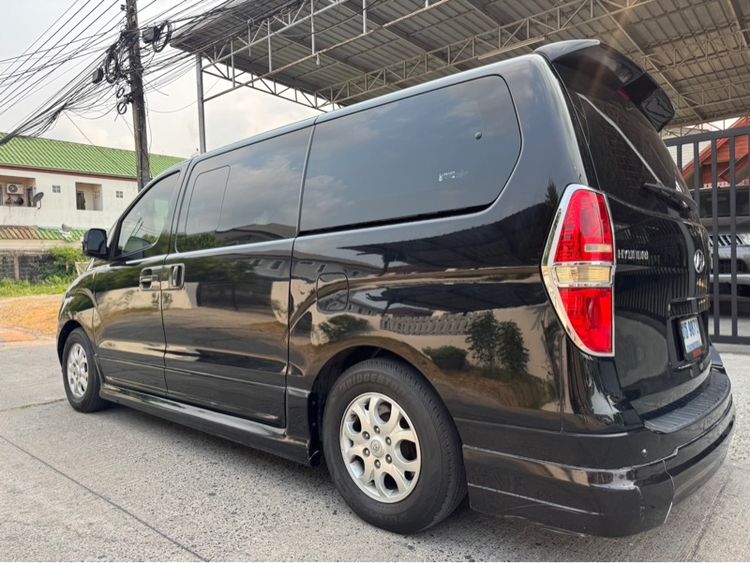 Hyundai H-1  2010 2.5 Deluxe Utility-car ดีเซล ไม่ติดแก๊ส เกียร์อัตโนมัติ ดำ รูปที่ 2