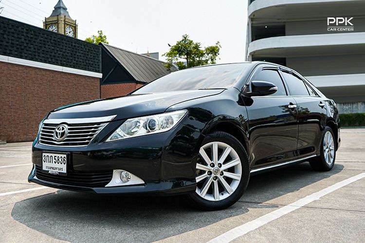 รถ Toyota Camry 2.5 G สี ดำ
