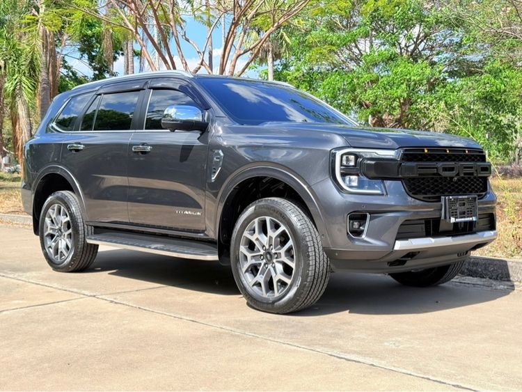 รถ Ford Everest 2.0 Titanium Plus 4WD สี เทา