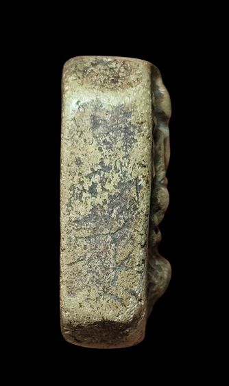 หลวงพ่อปานวัดบางนมโคพิมพ์ขี่เม่นฐานบัวสองชั้น  รูปที่ 2