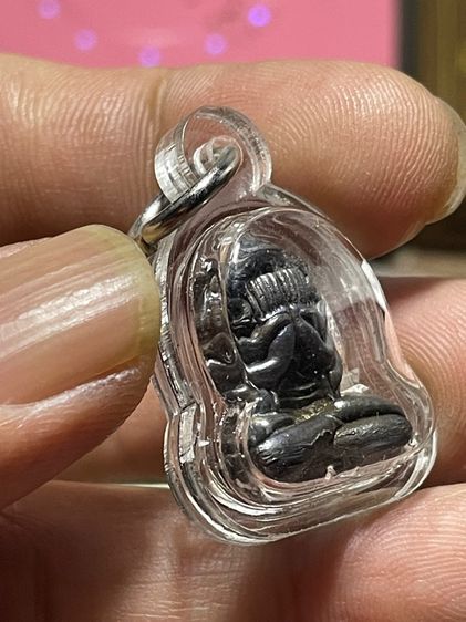 พระปิดตายันต์ตามรูปไม่ทราบที่เนื้อโลหะ พร้อมเลี่ยมกันน้ำอย่างดี สวยมาก รูปที่ 5