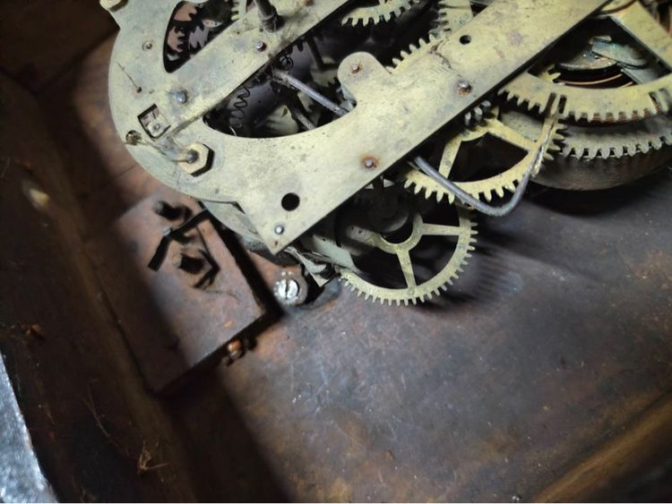 นาฬิกาแขวนโบราณแท้จาก Ansonia Clock Co New York รุ่นทรงแปดเหลี่ยม พร้อม หน้าปัดปฏิทิน รูปที่ 4