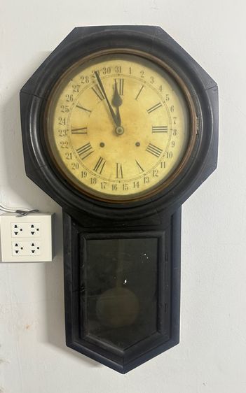 นาฬิกาแขวนโบราณแท้จาก Ansonia Clock Co New York รุ่นทรงแปดเหลี่ยม พร้อม หน้าปัดปฏิทิน รูปที่ 8