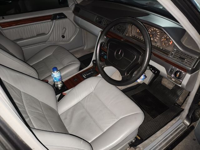 รถ Mercedes-Benz E-Class E220 สี ดำ